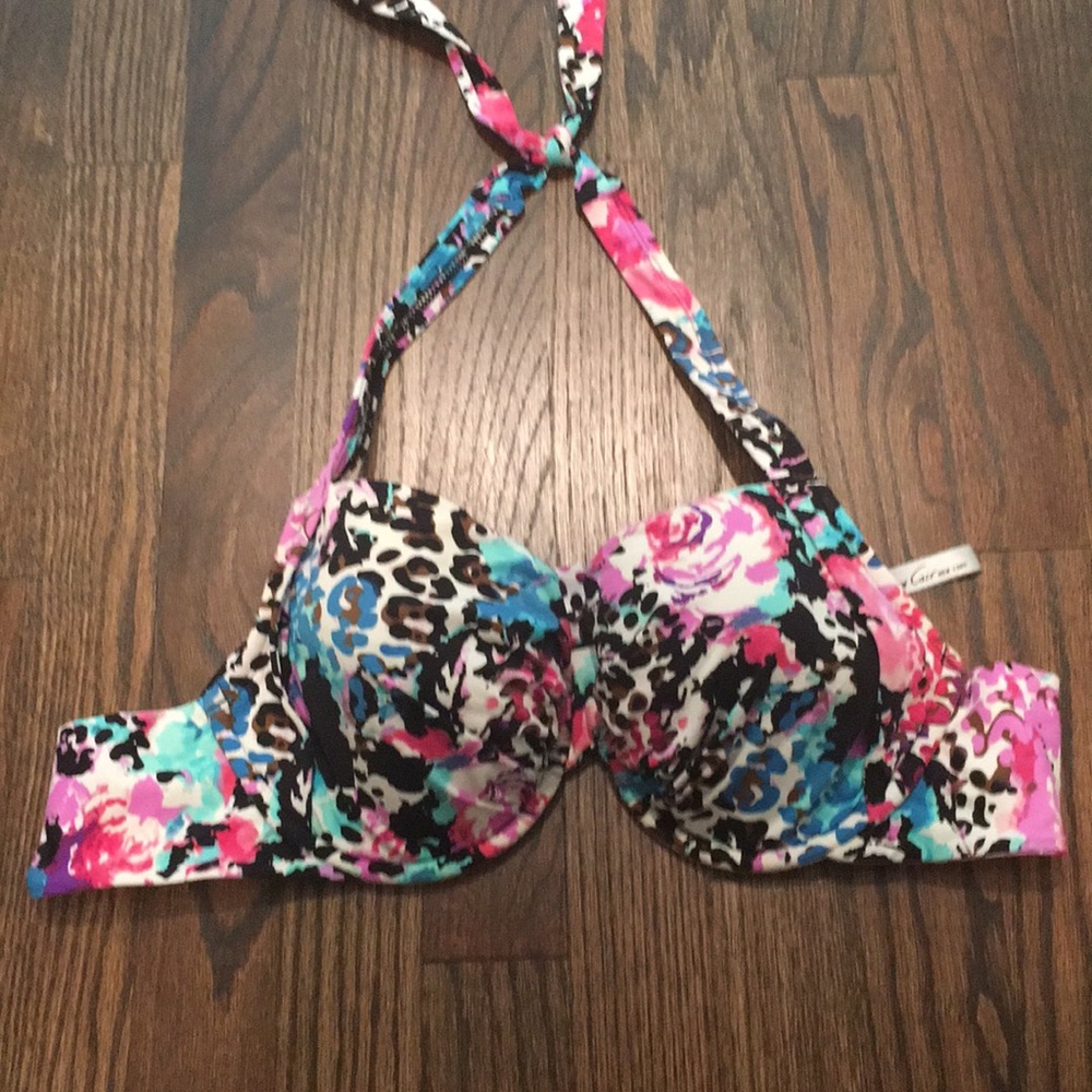 Kenneth Cole bikini top size 34D